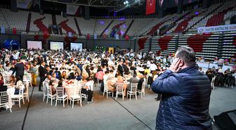 Devlet koruması altındaki çocuklar, koruyucu aileler ve yeni evli çiftler aynı sofrada buluştu