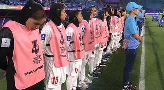 İran Kadın Milli Futbol Takımı 160'tan fazla çocuğun ölmesine kayıtsız kalmadı