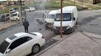 Tekirdağ'da hafif ticari araçla minibüs çarpıştı: 4 yaralı