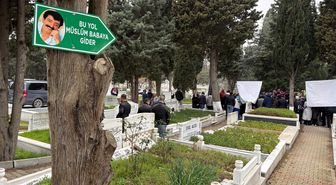 Müslüm Gürses ölümünün 13'üncü senesinde kabri başında dualarla anıldı