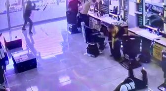 Adana'da berberde böyle ateş etti: 1 yaralı