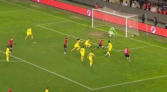 Gaziantep'in iptal edilen golü ofsayt mı, değil mi? Gaziantep FK Fenerbahçe gol pozisyonu hakem yorumları!