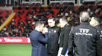 Ziraat Türkiye Kupası C Grubu'nda oynanacak olan Gaziantep FK Fenerbahçe maçı stadın ışıklandırma sistemindeki arıza nedeniyle başlamadı.