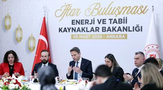 Bakan Bayraktar, bakanlık çalışanlarıyla iftarda bir araya geldi