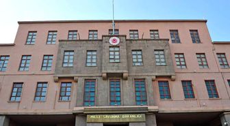 İran'dan ateşlenen ve 'Türk hava sahasına yönelen' bir füze düşürüldü