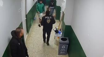 Mersin'de amatör maç öncesi çıkan kavga güvenlik kamerasında