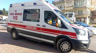 Midibüsle çarpışan motosikletli yaralandı