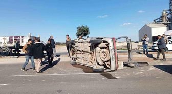 Şanlıurfa'da otomobil devrildi: 3 yaralı