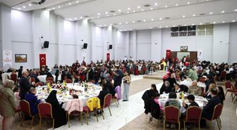 Vali Çakır, Dünya Yetimler Günü'nde koruyucu aileler ve çocuklarla iftarda buluştu