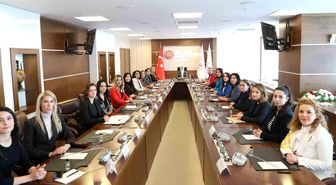 Bakan Göktaş baroların kadın ve çocuk hakları komisyonu temsilcileriyle bir araya geldi
