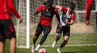 Samsunspor, Fenerbahçe maçı için Antalya'da hazırlıklarına devam ediyor