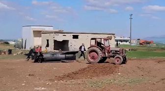 Suriyeli çiftçi, bahçesine düşen İran füzesinin enkazını hurdacıya sattı