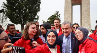 Bakan Bak: Kadın sporcularımızla gurur duyuyoruz