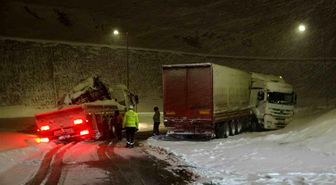 Bitlis'te kar yağışı kazaları da beraberinde getirdi