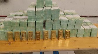 El konulan zırhlı araçlardan milyonlarca euro, dolar ve altın çıktı