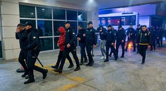 Manisa'da Polis ve Savcı Maskesiyle Dolandırıcılık Operasyonu: 10 Tutuklama