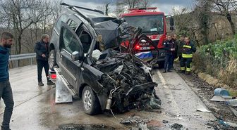 Ordu'da kamyon ile kamyonet kafa kafaya çarpıştı: 2 ölü, 2 ağır yaralı