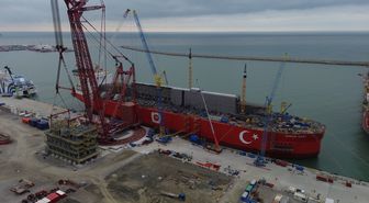 Osman Gazi yüzer üretim platformuna 2,5 tonluk modül entegre edildi