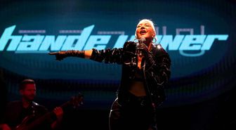 Şarkıcı Hande Yener'e 'Cumhurbaşkanına hakaret' soruşturması