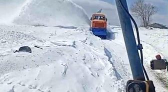 Bingöl'de yol açma çalışmaları devam ediyor