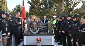 Kadın Polisler, 8 Mart'ta Şehit Nefize Çetin Özsoy'u Andı