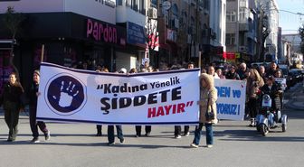 Keşan'da Kadınlar 8 Mart Dünya Kadınlar Günü İçin Yürüyüş Düzenledi