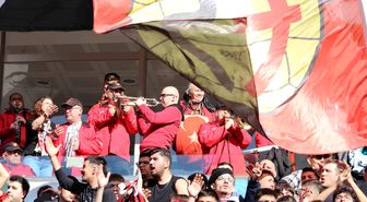 Eskişehirspor tribünlerinden, İspanya'ya selam