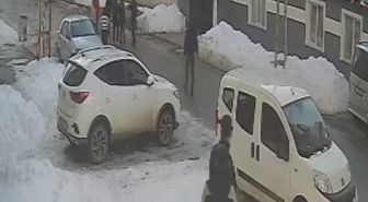 Kars'ta iftara dakikalar kala sokak kavgası: 2 yaralı