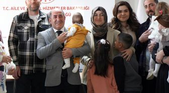 10 çocuk, koruyucu ailelerle sıcak yuvaya kavuştu