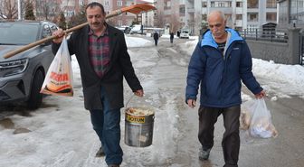 10 yıldır 'Allah'ın misafiri' dedikleri kuşları yemliyorlar