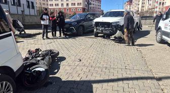 Bingöl'de otomobil ile motosiklet çarpıştı: 2 yaralı