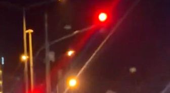 Elazığ'da kamyonetle makas atan sürücü kamerada