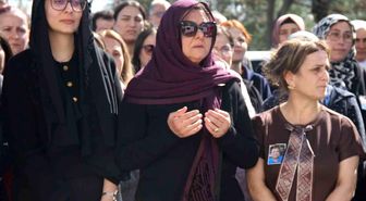Kanser nedeniyle hayatını kaybeden çocuk doktoru için hastanede tören düzenlendi