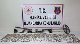 Manisa'da çok sayıda tarihi obje ve sikke ele geçirildi