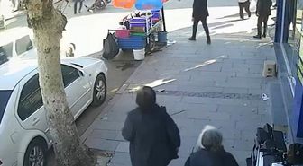 Motosiklet otomobille çarpıştı: 1 yaralı