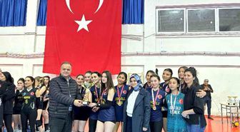 Mut'ta voleybol turnuvası düzenlendi