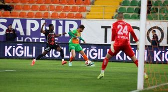 Trendyol Süper Lig: Corendon Alanyaspor: 0 Gençlerbirliği: 0 (İlk yarı)