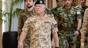 Ürdün Kralı 2. Abdullah askeri üniformayı giydi