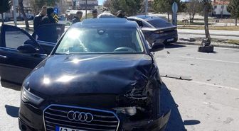 Beyşehir'de otomobiller çarpıştı: 2 yaralı