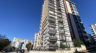 Samsun'da Boyacı Beline Bağladığı Halatın Kopması Sonucu Yaralandı