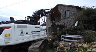Çanakkale'de 31 kaçak yapı yıkıldı