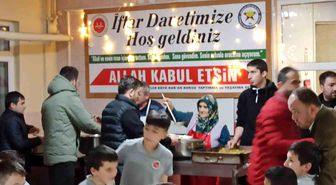 Hafız adayları din görevlileri ile iftar programında bir araya geldiler