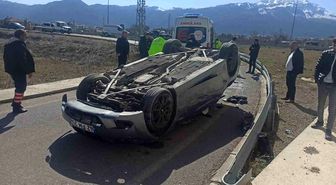 Konya'da kontrolden çıkan otomobil takla attı: 4 yaralı