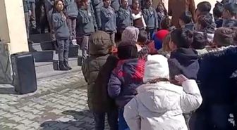 Taşlıçay'da Ramazan etkinliğinde minik kızın ilahiye eşliği tebessüm oluşturdu