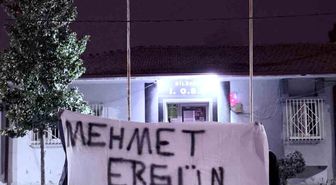 1969 Bilecikspor Kulübü Başkanı Mehmet Ergün'ün iş yerinin duvarına 'Yönetim İstifa' yazısı astılar