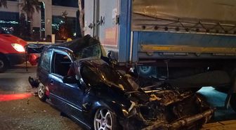 Bursa'da TIR'ın Dorsesinin Altına Giren Otomobilin Sürücüsü Ağır Yaralandı