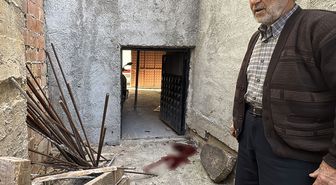 Babanın çatıdan attığı demir oğlunu canından etti