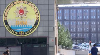 Kaçarken motosikleti ile 2 polisin yaralanmasına neden olan sürücü tutuklandı
