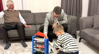 Ezine Kaymakamı, Şehit Yahya Ergin'in Ailesiyle İftar Yaptı