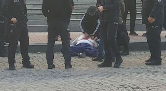 İstismarla suçladığı şahsı duruşma çıkışında kalbinden bıçaklayarak öldürdü